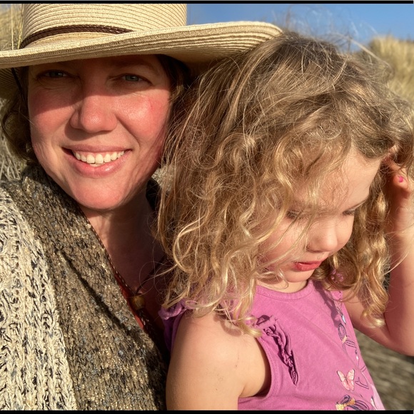 Meet your Posher, Ashley - Picture 1 of 1